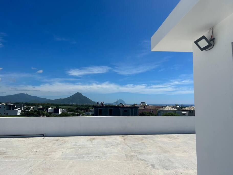 Amazing Sunset View Rooftop. Flic en Flac Exterior foto