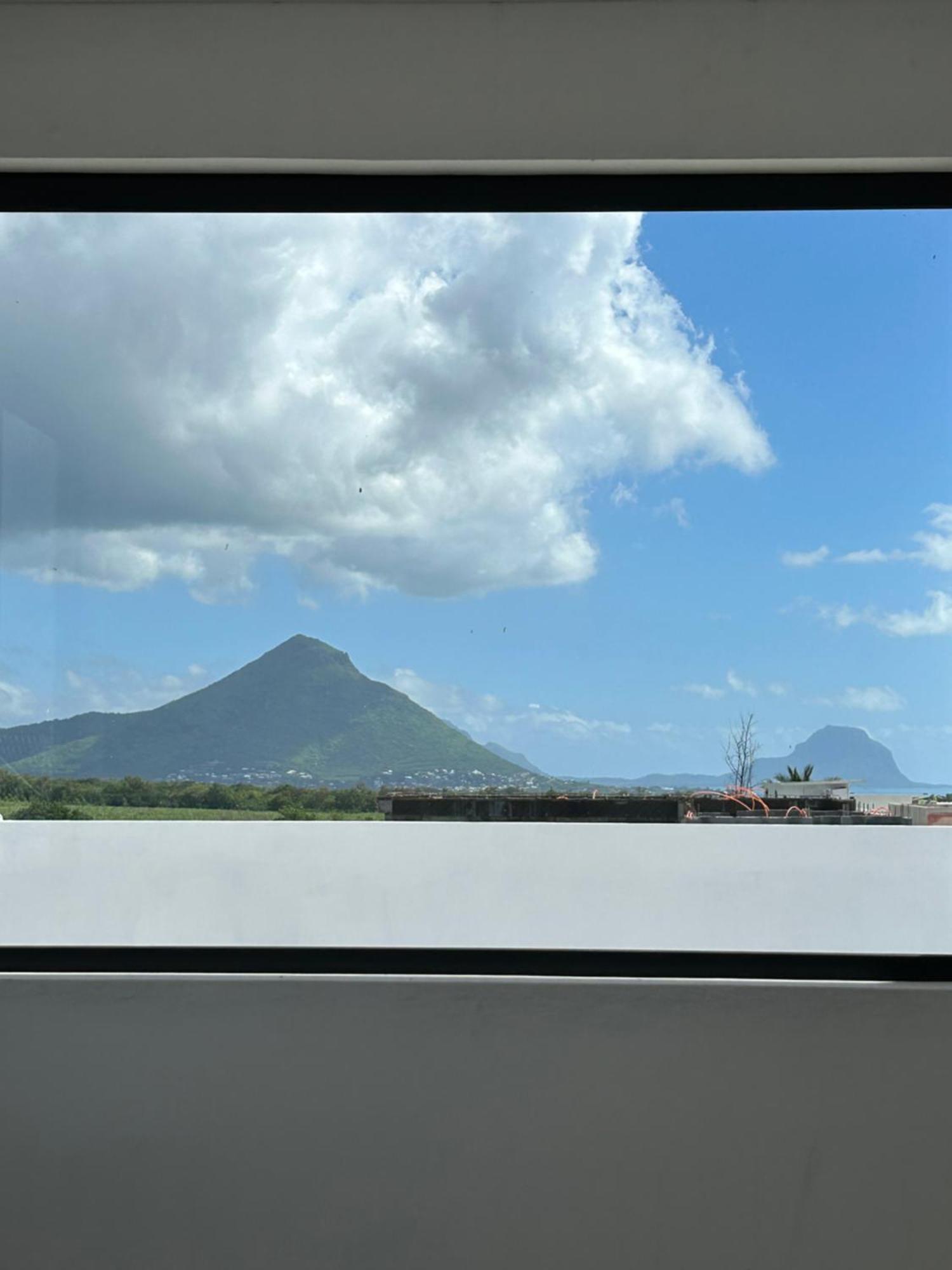 Amazing Sunset View Rooftop. Flic en Flac Exterior foto